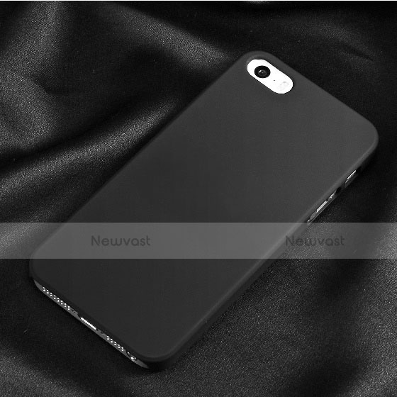 Hard Rigid Plastic Matte Finish Back Cover for Apple iPhone 5 Black