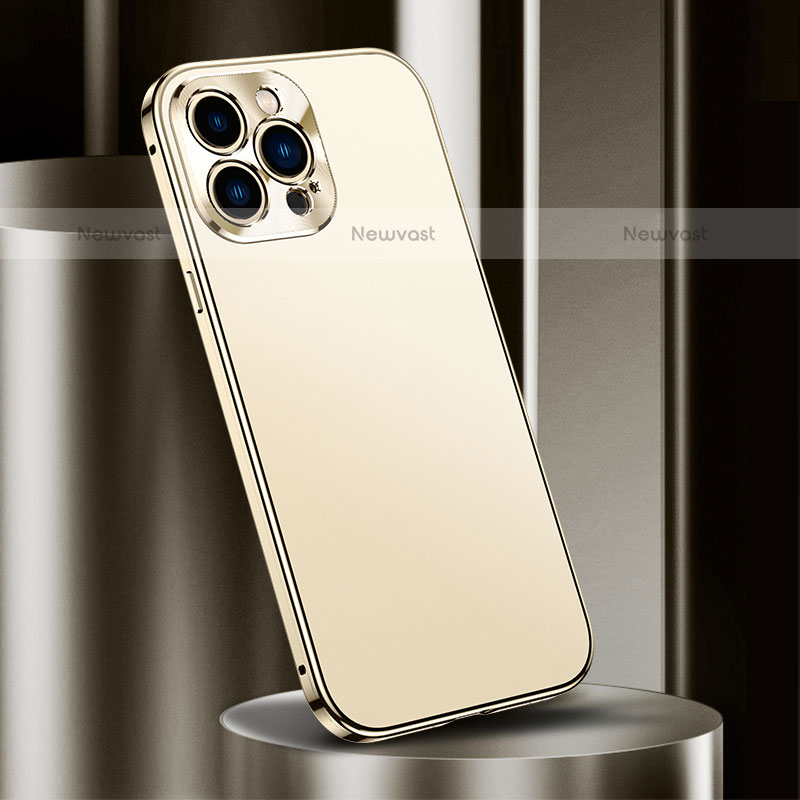 Luxury Aluminum Metal Cover Case M03 for Apple iPhone 15 Pro Gold