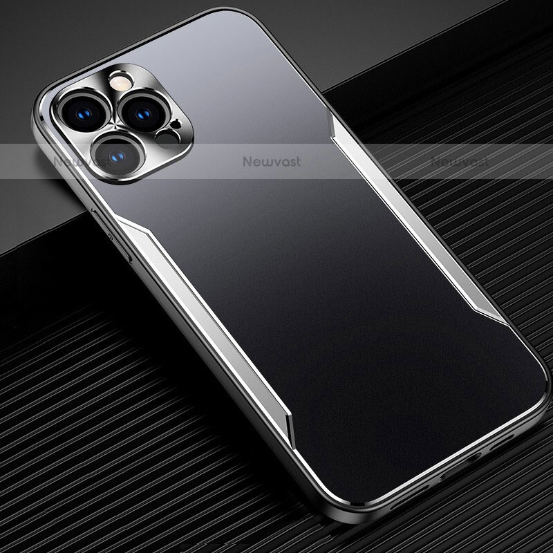 Luxury Aluminum Metal Cover Case M05 for Apple iPhone 16 Pro Silver