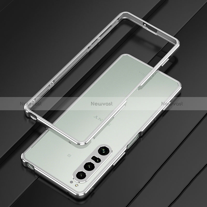 Luxury Aluminum Metal Frame Cover Case for Sony Xperia 1 IV SO-51C Silver